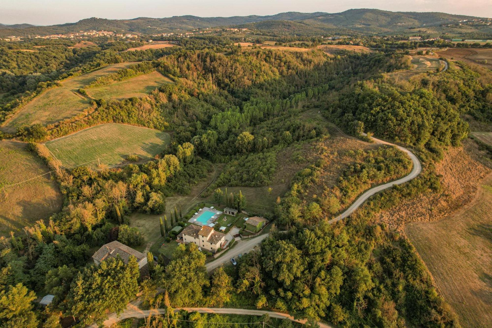 Borgo Santa Maria In Valle 拉泰里纳 外观 照片
