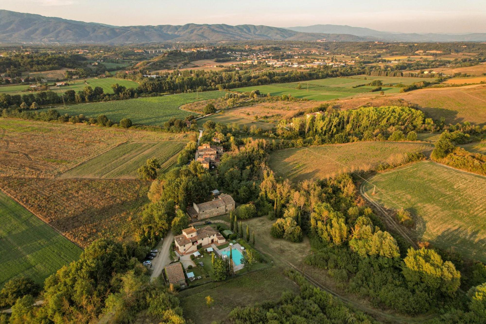 Borgo Santa Maria In Valle 拉泰里纳 外观 照片