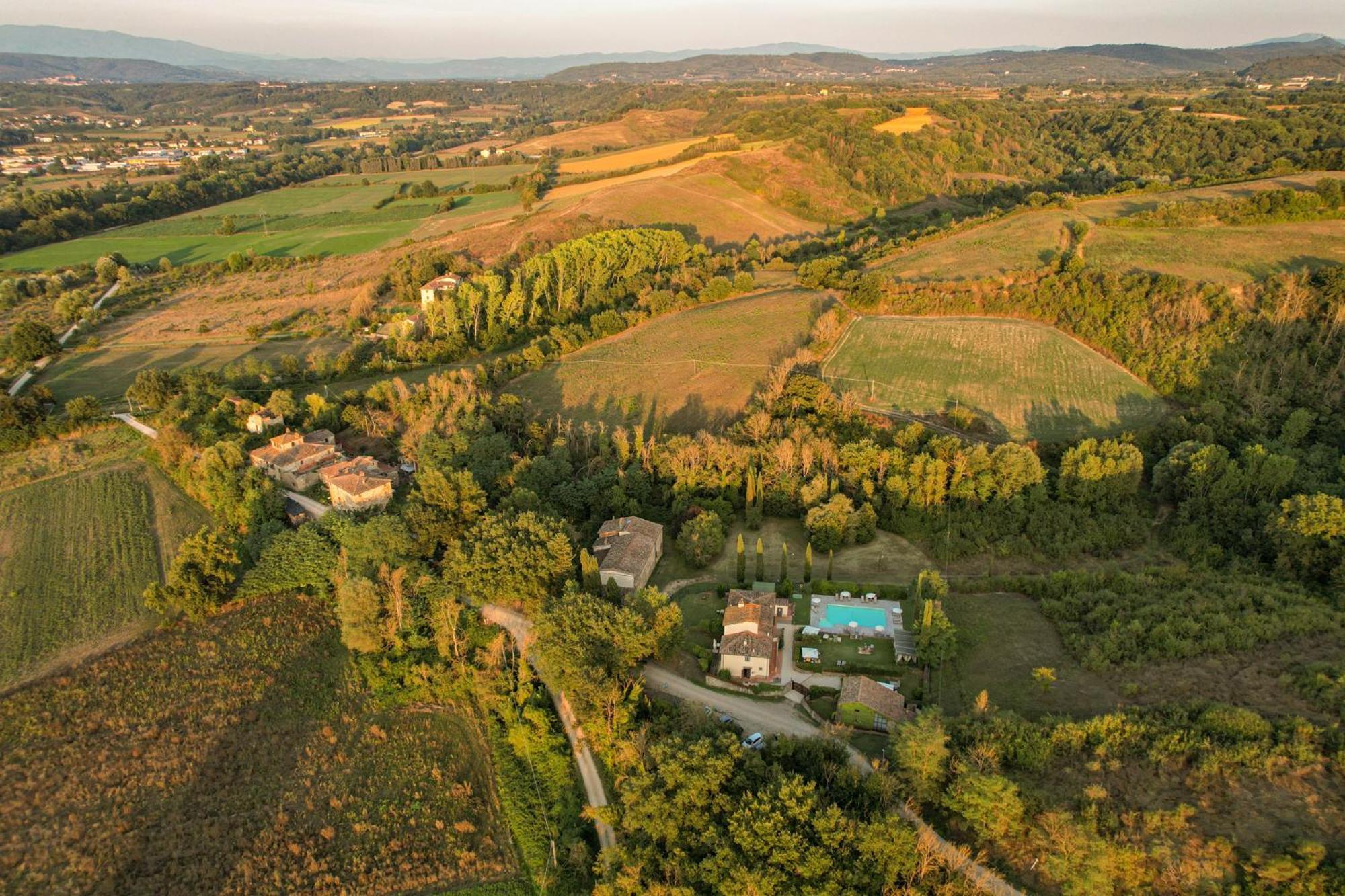 Borgo Santa Maria In Valle 拉泰里纳 外观 照片
