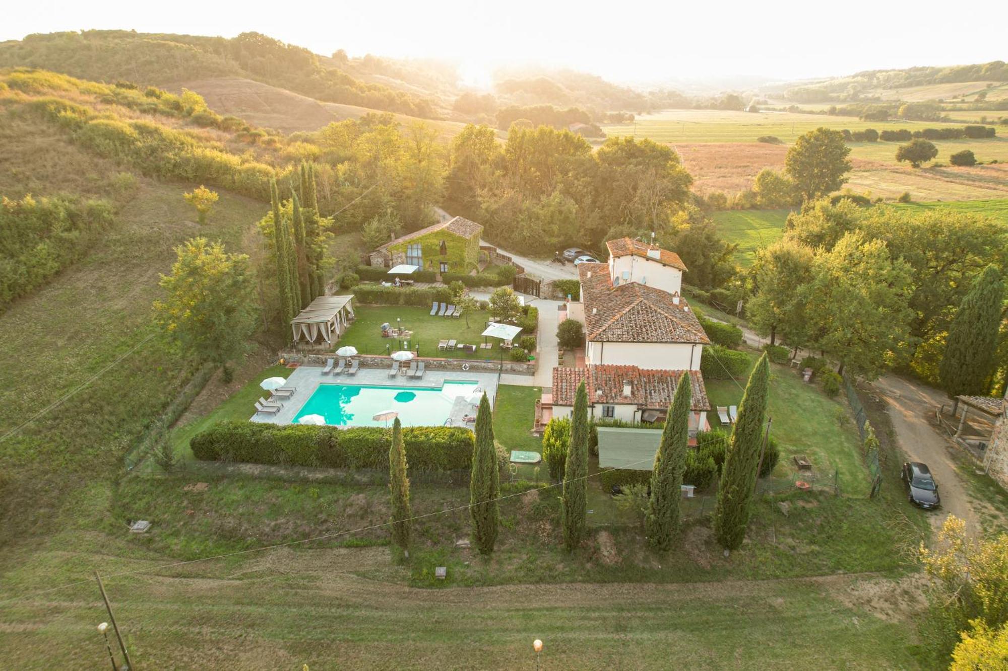 Borgo Santa Maria In Valle 拉泰里纳 外观 照片