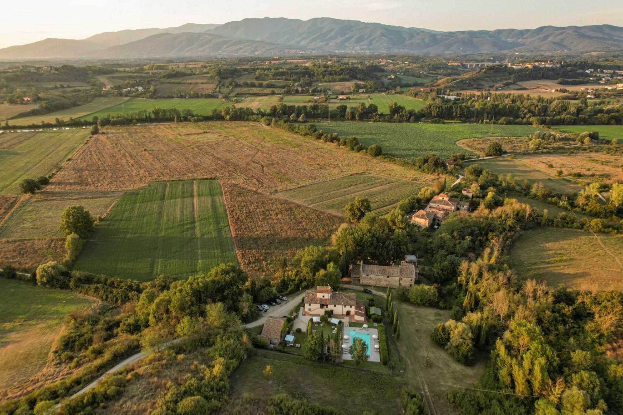 Borgo Santa Maria In Valle 拉泰里纳 外观 照片