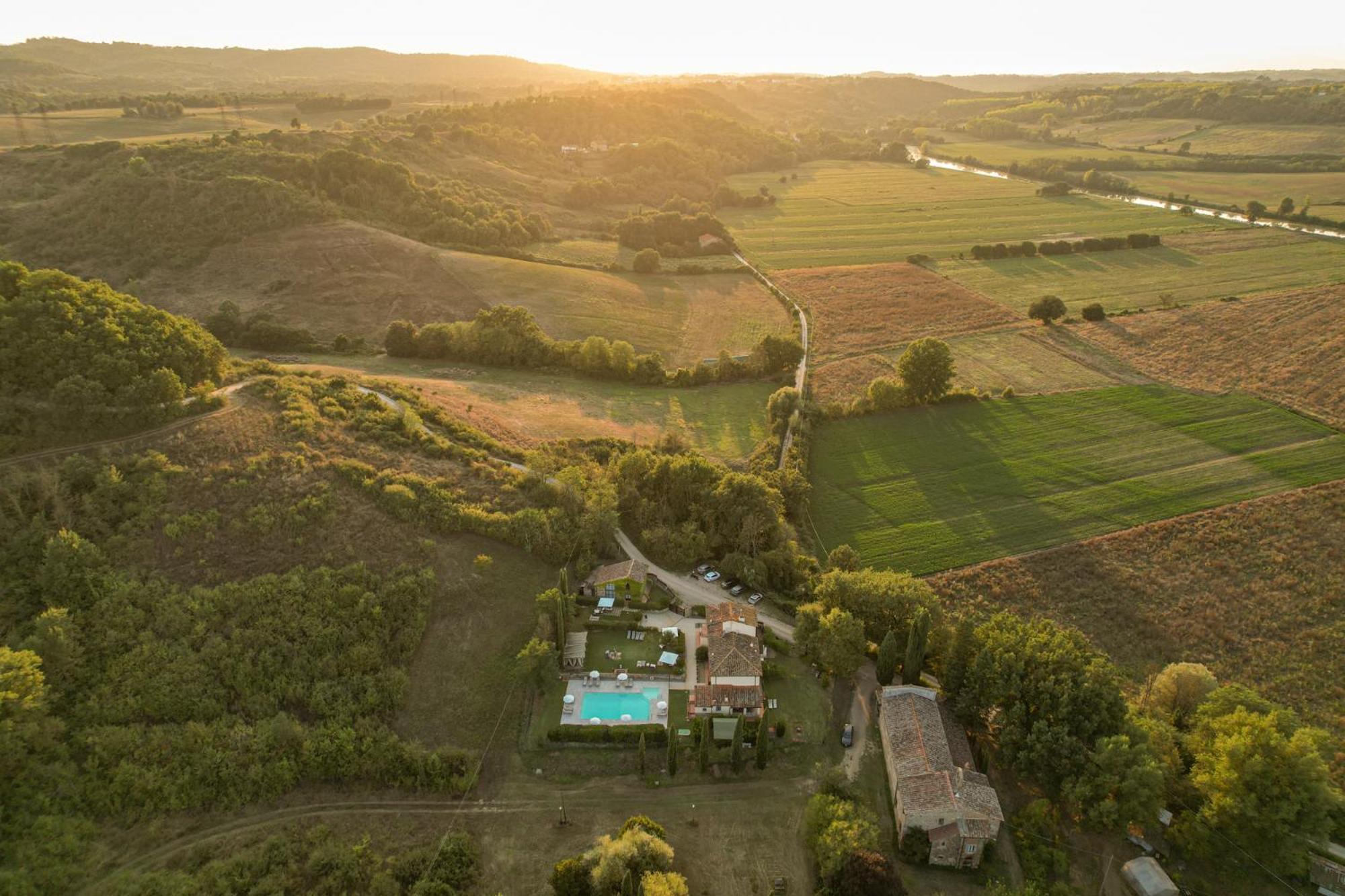Borgo Santa Maria In Valle 拉泰里纳 外观 照片