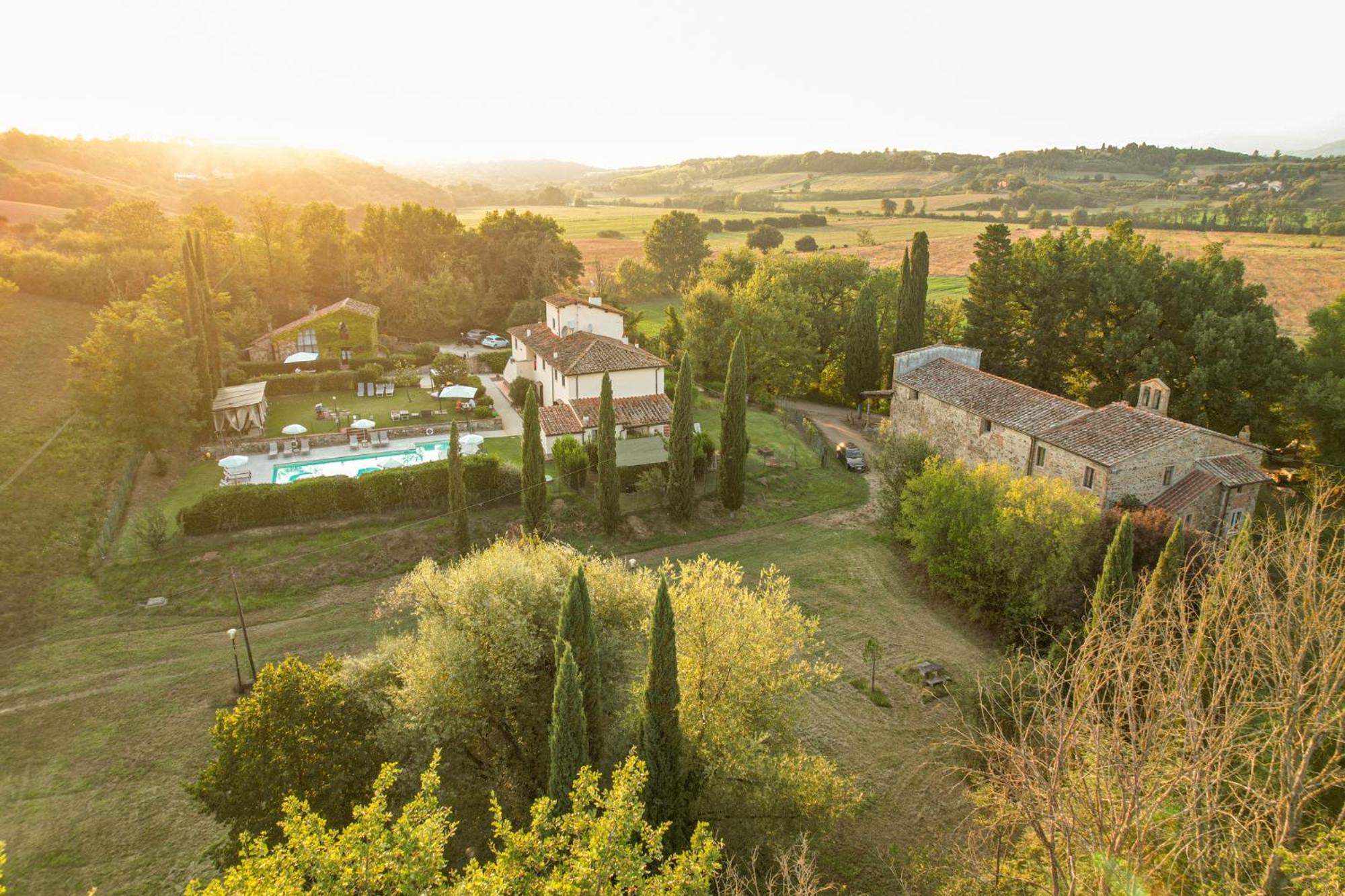 Borgo Santa Maria In Valle 拉泰里纳 外观 照片
