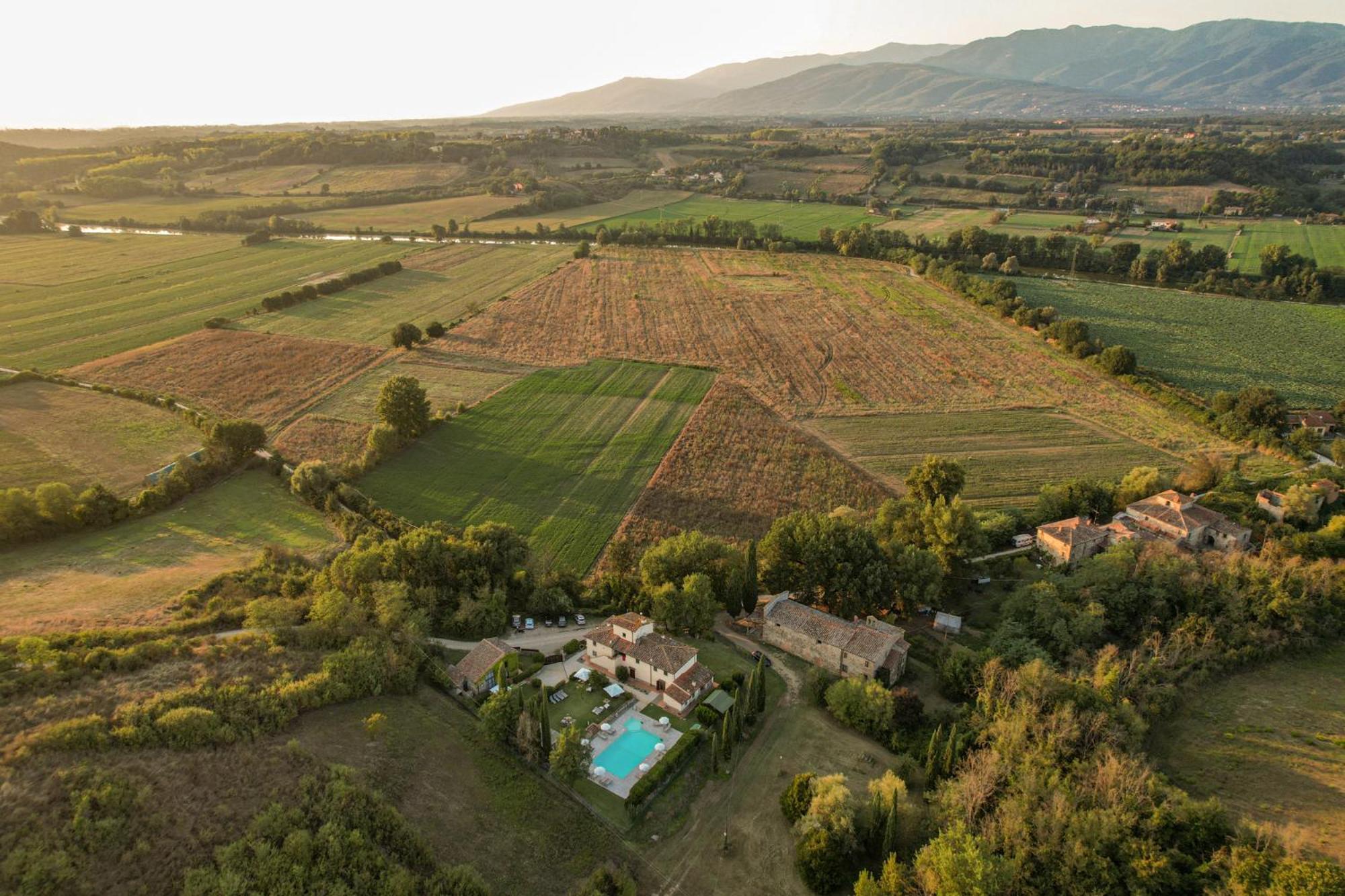 Borgo Santa Maria In Valle 拉泰里纳 外观 照片
