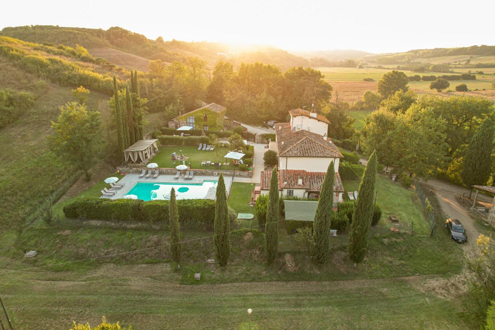 Borgo Santa Maria In Valle 拉泰里纳 外观 照片